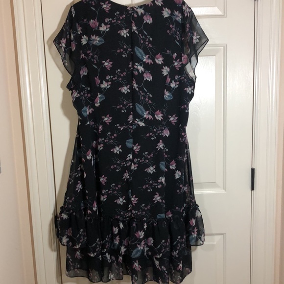 City Chic black floral dress size XL/22 - Picture 6 of 8